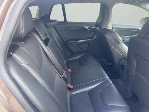 2016 Volvo V60 Cross Country T5
