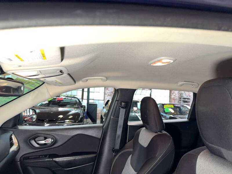 2015 Jeep Cherokee Sport