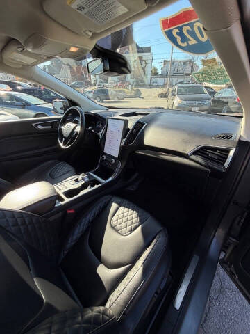 2023 Ford Edge Titanium