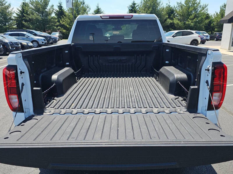 2025 GMC Sierra 1500 Elevation Standard