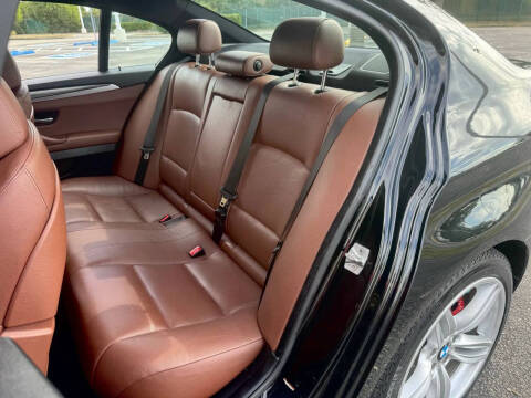 2012 BMW 5 Series 550i xDrive