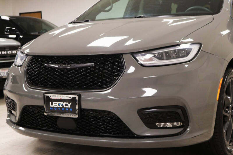 2022 Chrysler Pacifica Touring L
