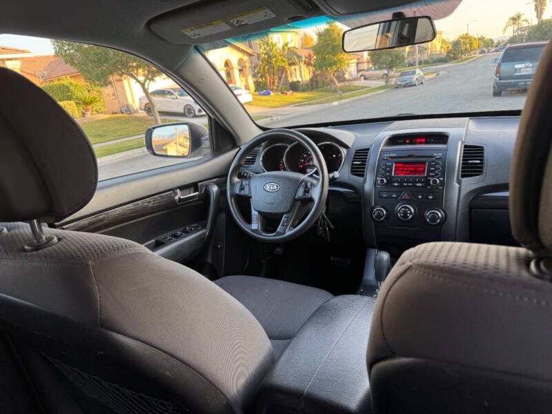 2011 Kia Sorento LX photo 15