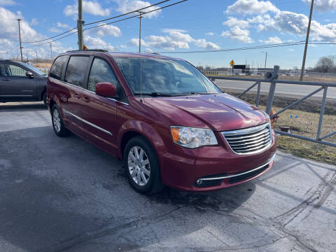 2015 Chrysler Town and Country for sale at HEDGES USED CARS in Carleton MI