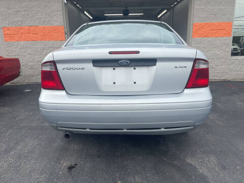 2005 Ford Focus ZX4 S