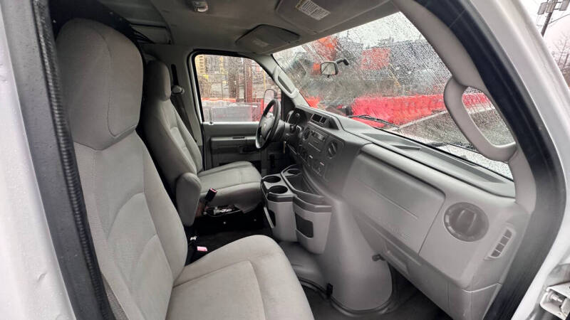 2010 Ford E-Series E-250