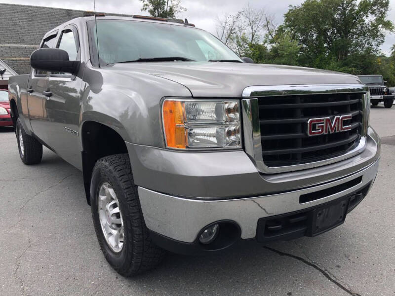 2009 GMC Sierra 2500HD for sale at Dracut's Car Connection in Methuen MA