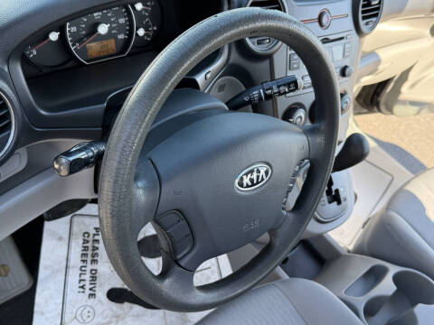 2008 Kia Rondo LX