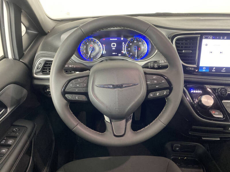 2024 Chrysler Pacifica Touring