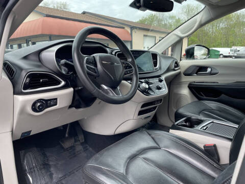 2022 Chrysler Pacifica Touring L