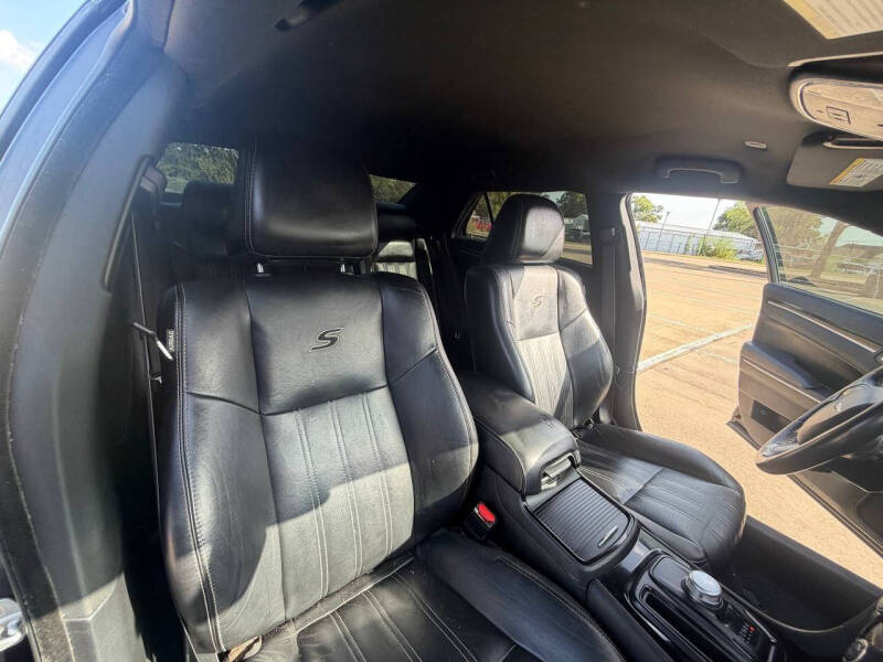 2019 Chrysler 300 S