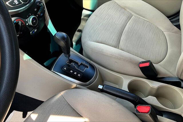 2017 Hyundai Accent SE