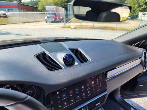 2023 Porsche Cayenne Coupe Platinum Edition