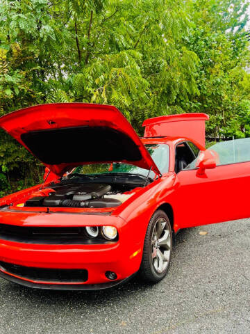 2017 Dodge Challenger SXT Plus