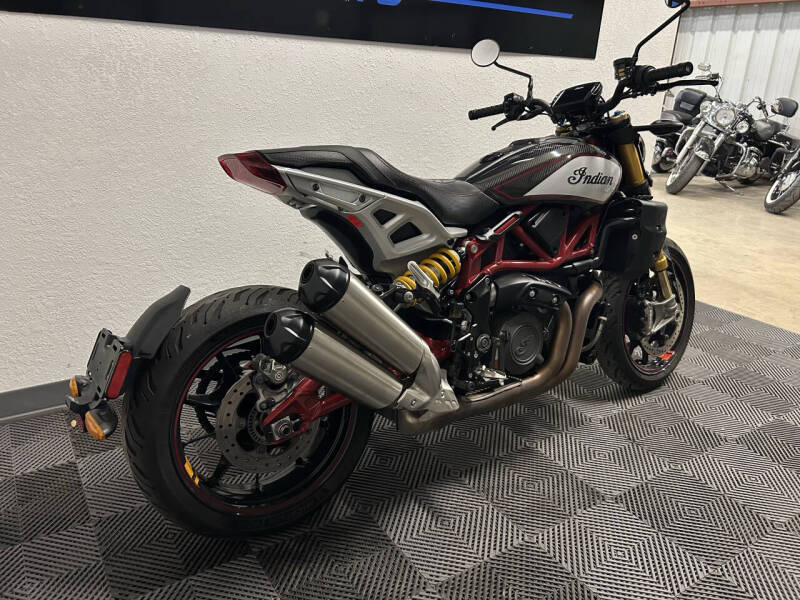 2022 Indian FTR CARBON