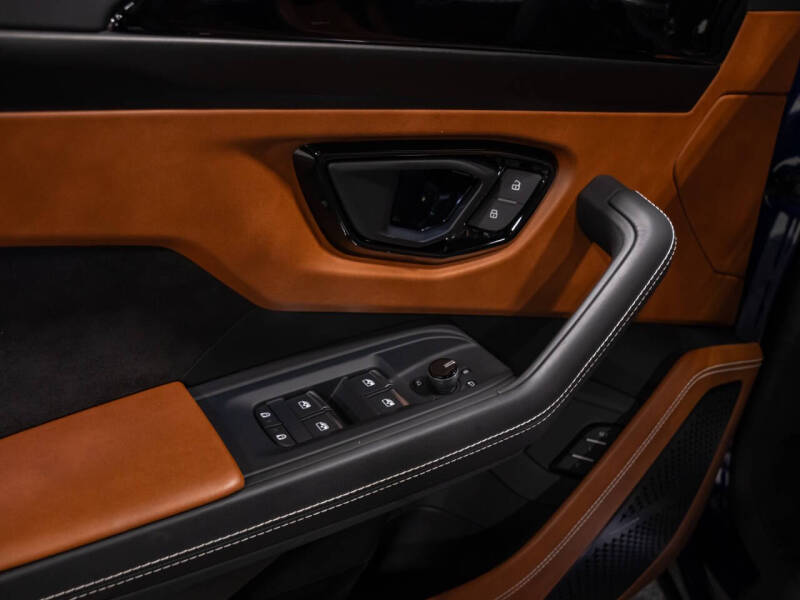 2023 Lamborghini Urus S