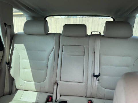 2014 Volkswagen Touareg V6 Lux