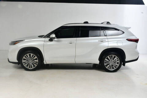 2022 Toyota Highlander Platinum