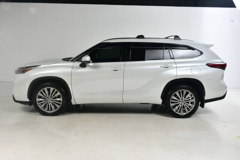 2022 Toyota Highlander Platinum