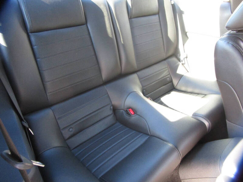 2005 Ford Mustang GT Deluxe