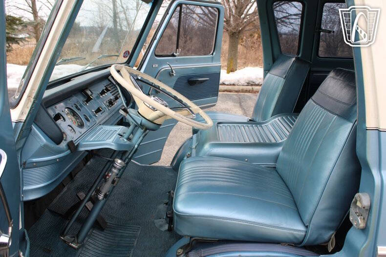 1967 Ford E-150