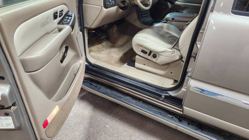 2002 GMC Yukon XL Denali