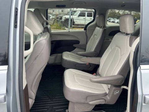2020 Chrysler Voyager LXi