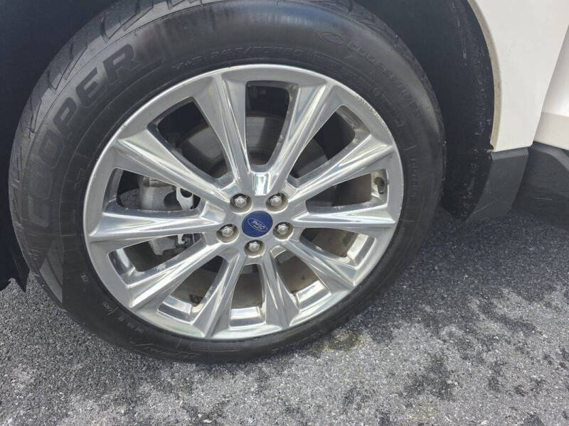 2017 Ford Edge Titanium