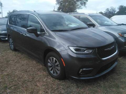 2021 Chrysler Pacifica for sale at BAYSIDE AUTOMALL in Lakeland FL