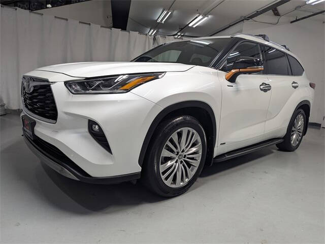 2023 Toyota Highlander Platinum