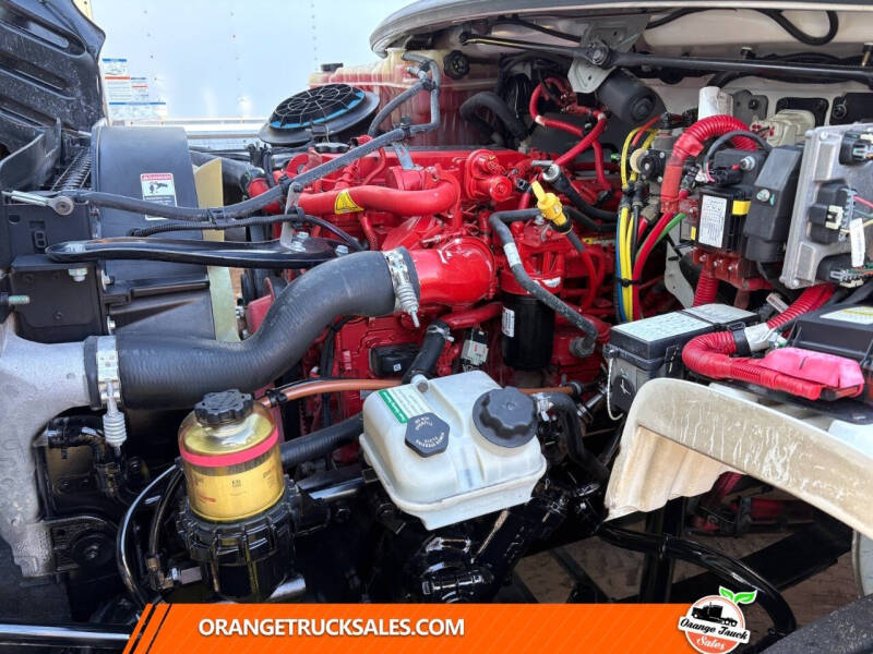 2018 Freightliner M2 106