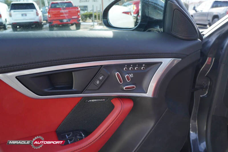 2018 Jaguar F-TYPE R-Dynamic