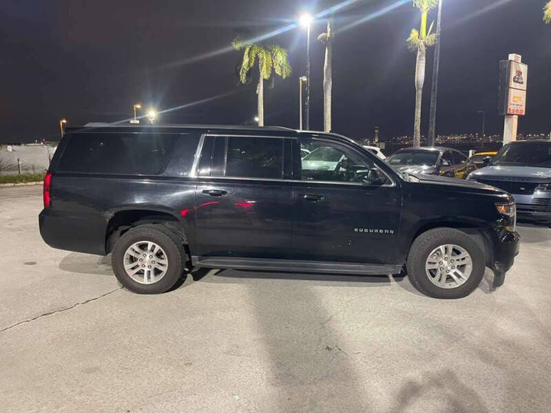 2017 Chevrolet Suburban LT
