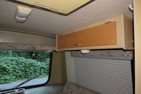 2001 Winnebago Rialta