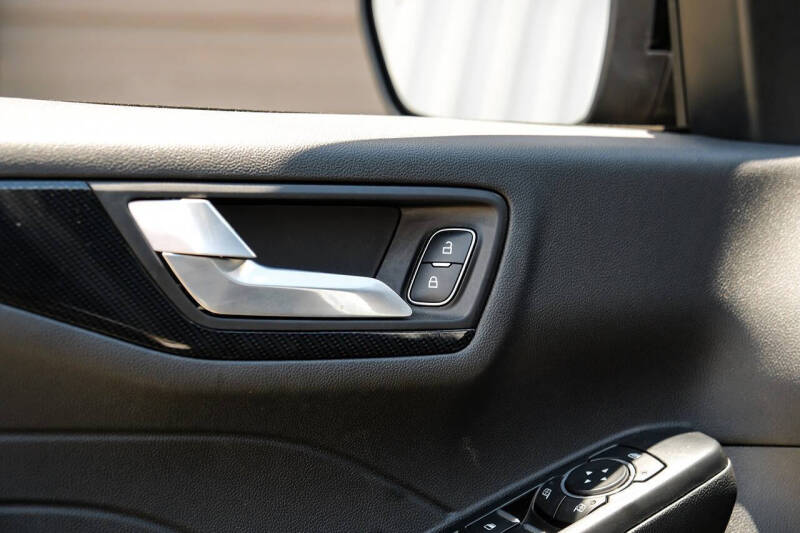 2025 Ford Escape ST-Line Select