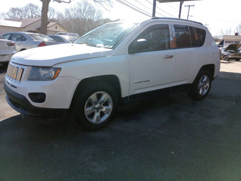 2014 Jeep Compass Sport photo 4