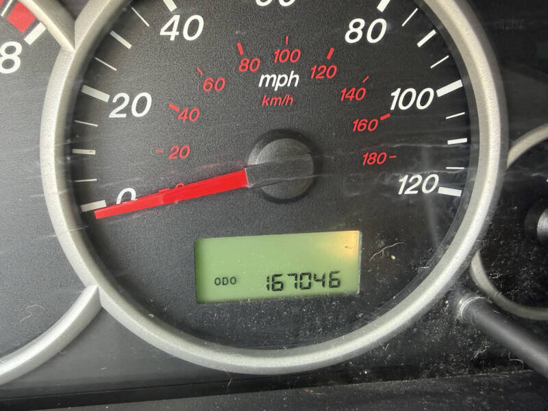 2005 Mazda Tribute i