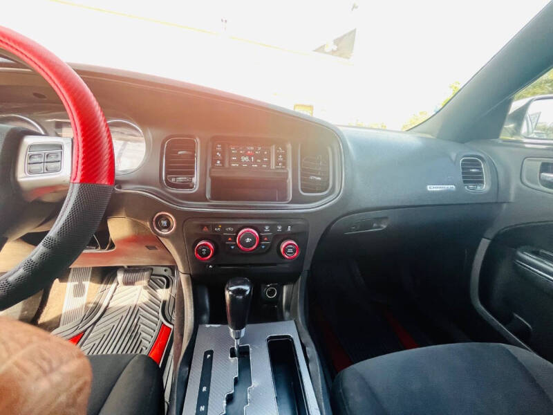 2013 Dodge Charger SE