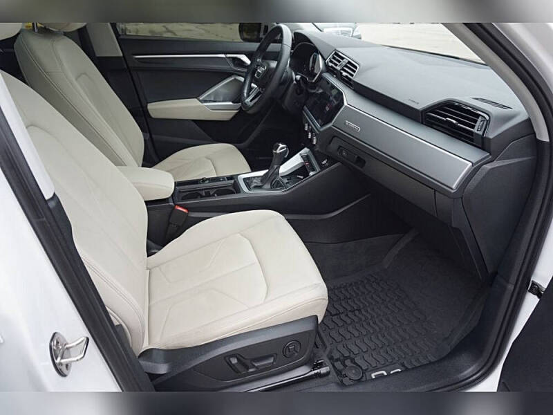 2020 Audi Q3 quattro S line Prem Plus 45 TFSI