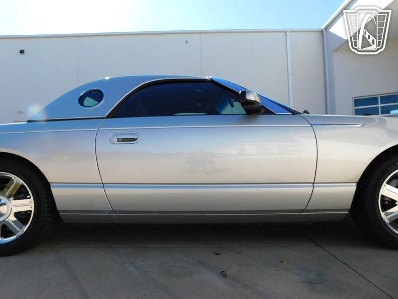 2005 Ford Thunderbird Deluxe