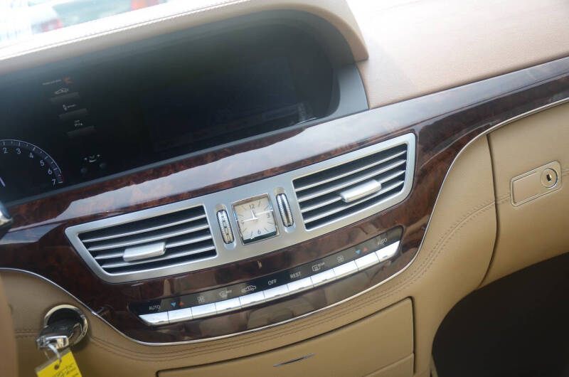 2011 Mercedes-Benz S-Class S 550