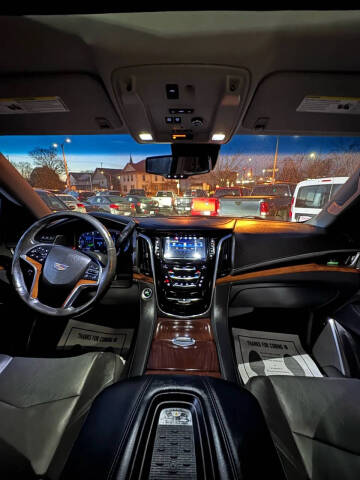 2016 Cadillac Escalade Luxury Collection