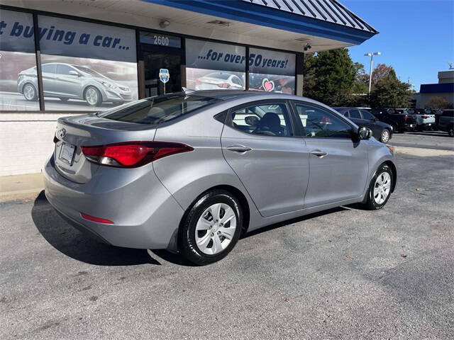 2016 Hyundai Elantra SE