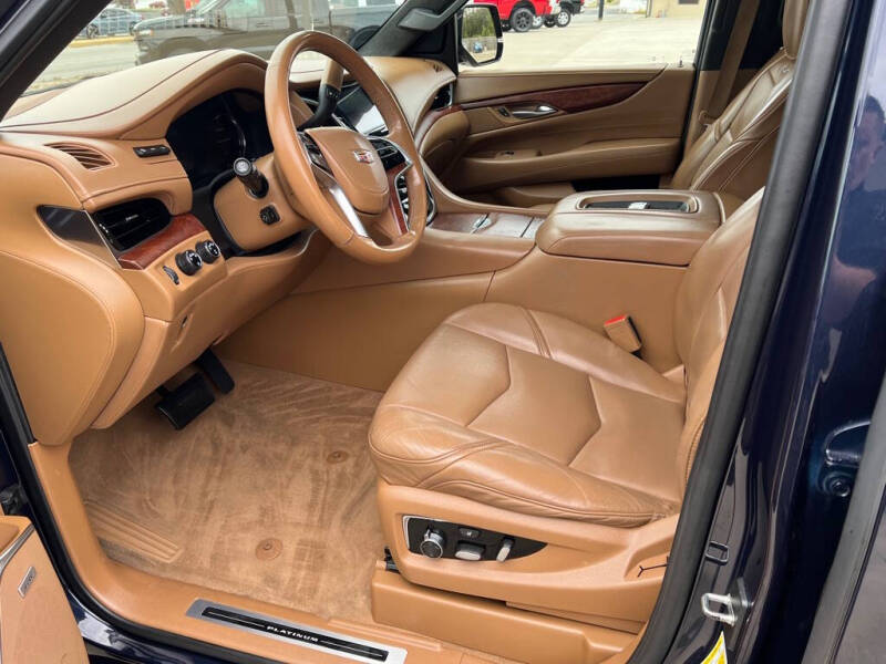 2017 Cadillac Escalade ESV Platinum