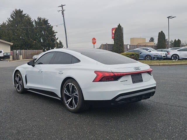 2023 Audi e-tron GT quattro Premium Plus