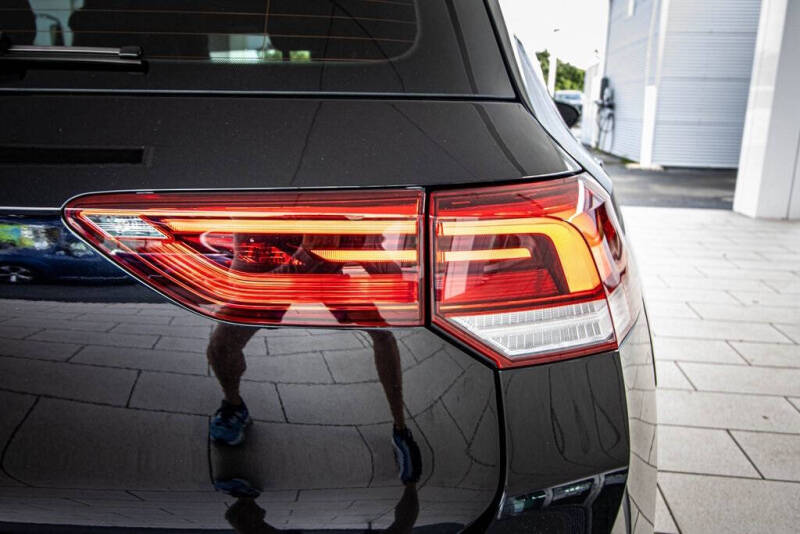 2023 Volkswagen Golf GTI SE