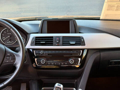 2017 BMW 3 Series 320i xDrive