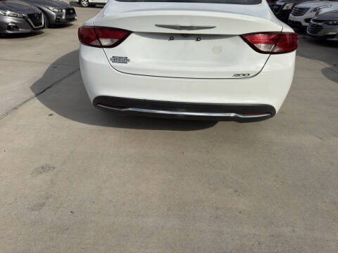 2015 Chrysler 200 Limited