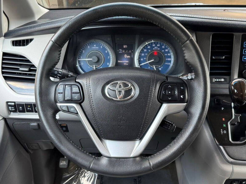 2017 Toyota Sienna
