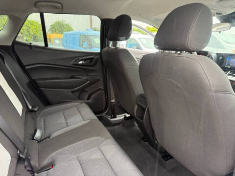 2025 Chevrolet Trax LS